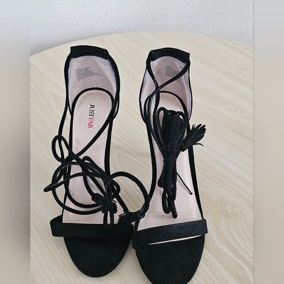 Just Fab Issie Women's Black Suede Casual Strappy 2 " Heels Size 5.5 - Picture 5 of 9